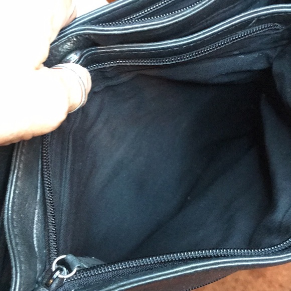 TIGNANELLO LEATHER SHOULDER BAG - Picture 6 of 11